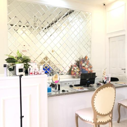 Ruang-Resepsionis-Immoderma-Skin-Klinik-Bojonegoro-01.jpeg Ruang-Resepsionis-Immoderma-Skin-Klinik-Bojonegoro-01.jpeg